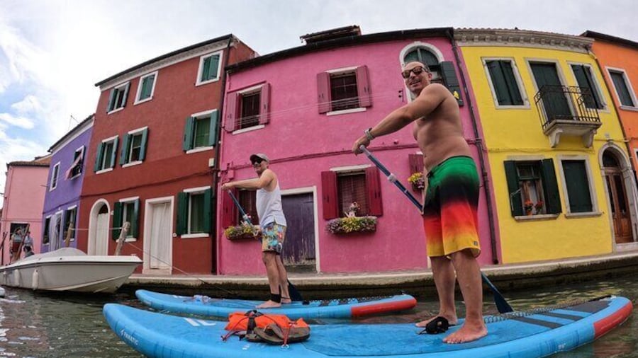 Sup tour on the island of Burano in Venice