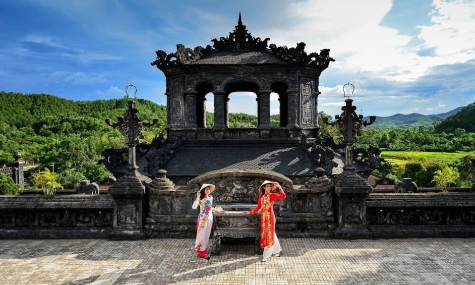 Hue Imperial City & Hai Van Pass Day Tour from Hoi An - Small Group