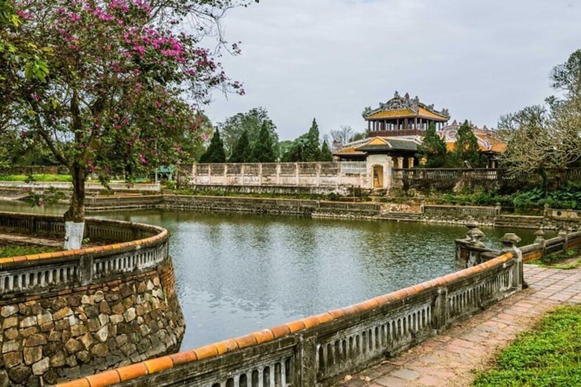 Hue Imperial City & Hai Van Pass Day Tour from Hoi An - Small Group