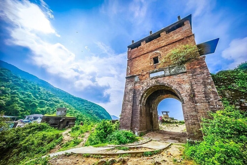 Hue Imperial City & Hai Van Pass Day Tour from Hoi An - Small Group