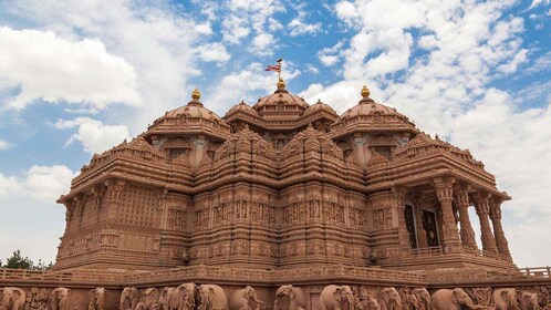 Recorrido a pie por el templo de Akshardham y el secreto de Agrasen Baoli