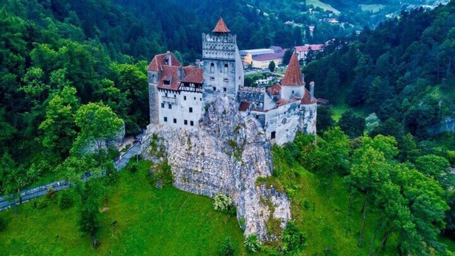 Transylvania Heritage Tour at Peles Bran and Cantacuzino Castles