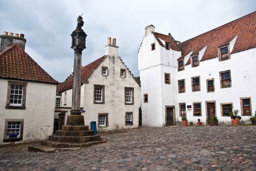 Picture 3 for Activity Private Outlander Tour for Small Groups