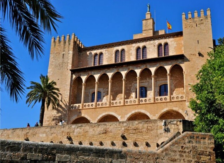 Picture 2 for Activity Palma de Mallorca: Guided Tour of the Old Town