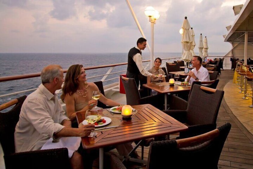 Private Dinner Cruise in Cairo with Transfers