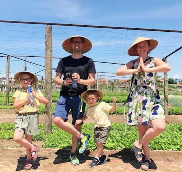 Tra Que Village Afternoon Cooking Farming Tour with Bike Ride in Hoi An	