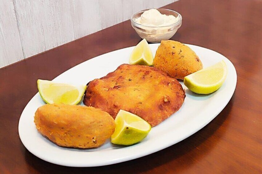 ‘pastel de bacalhau‘ (cod croquettes)