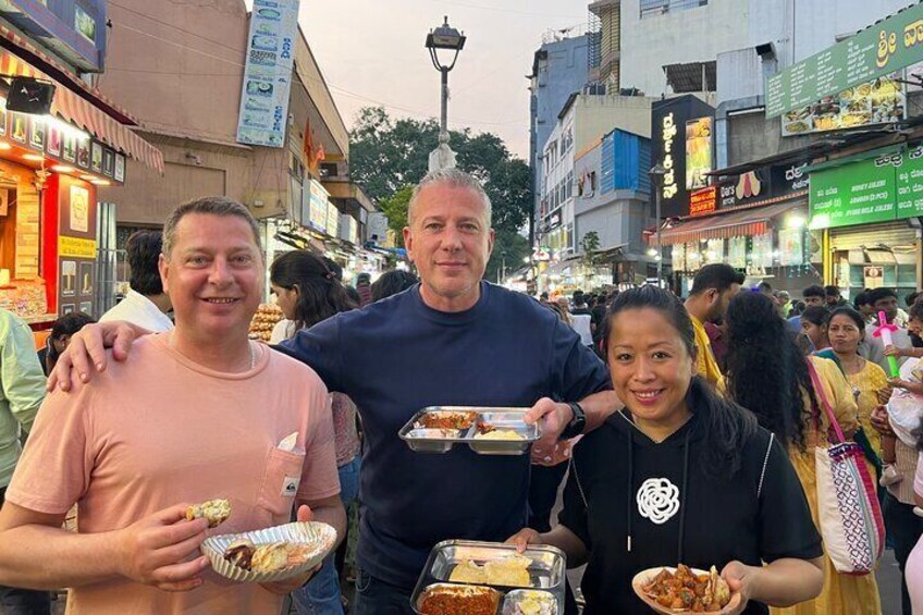 Bengaluru Food Tasting in VV Puram Chat Street.