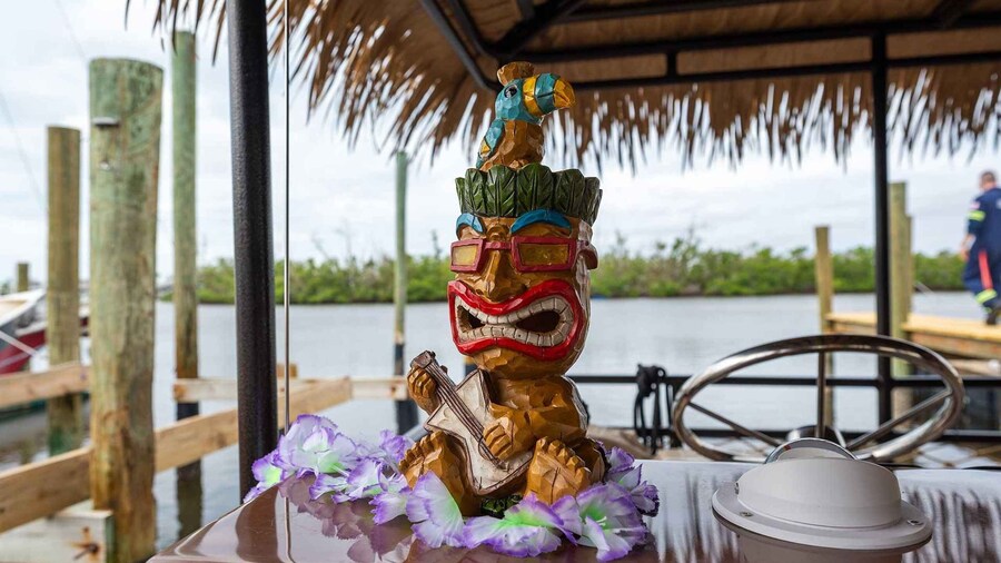 Ft Myers Beach: Tropical Beach Getaway 3 Hour TikiPub Cruise