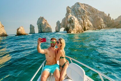 Private Cabo Arch & Snorkeling Tour
