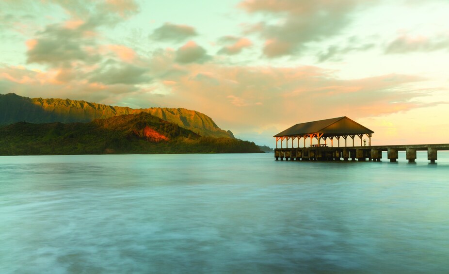 Day Trip Movie Adventure Sightseeing & Helicopter Tour From Oahu to Kauai