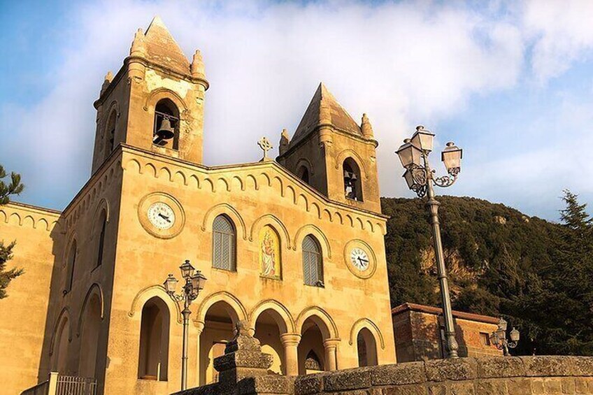Half day tour in typical villages in Cefalù