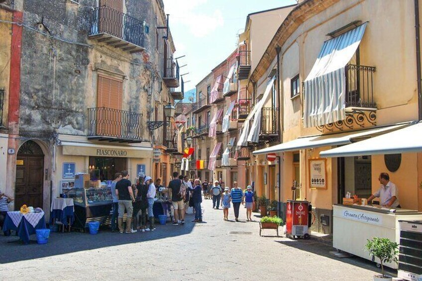 Half day tour in typical villages in Cefalù
