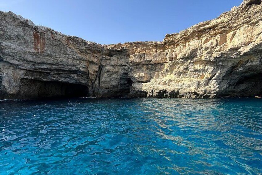 Sightseeing Cruise around Comino, Blue Lagoon and Caves