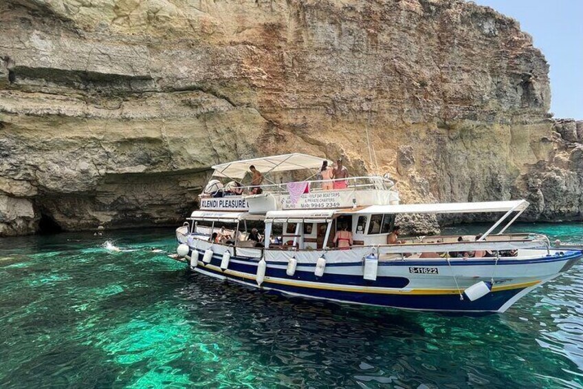 Sightseeing Cruise around Comino, Blue Lagoon and Caves