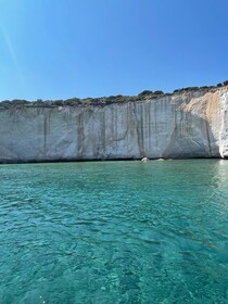 Paros: Private boat trip to breathtaking Kimolos & Polyaigos