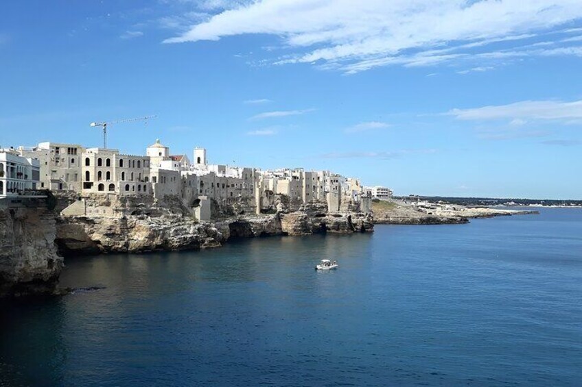 Shared tour of the Polignano a Mare caves with prosecco