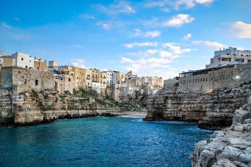 Shared tour of the Polignano a Mare caves with prosecco