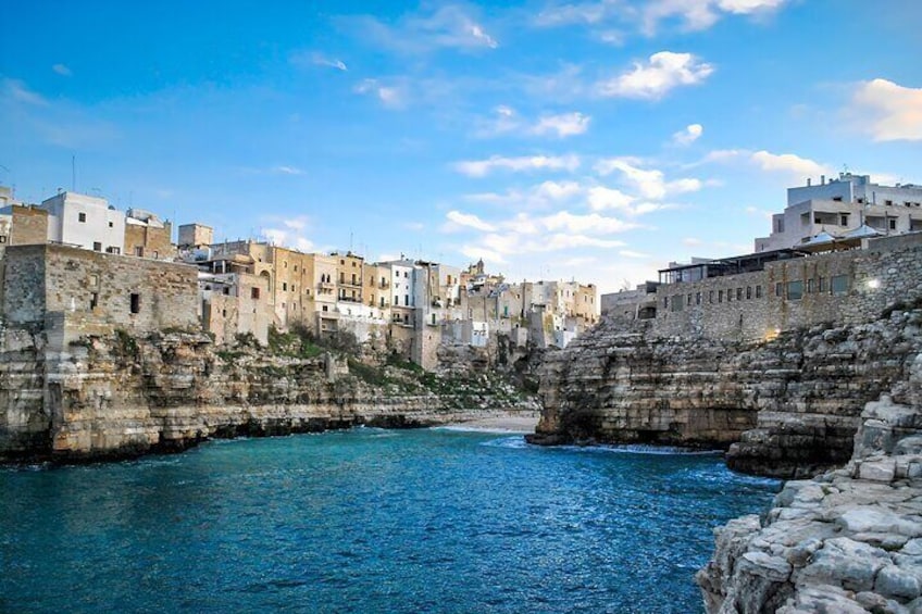 Shared tour of the Polignano a Mare caves with prosecco