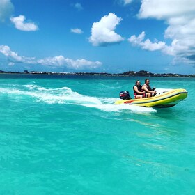 Saint-Martin : Safari en bateau guidé avec plongée en apnée et déjeuner