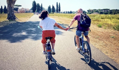 20+ Top Sights & E-bike Tour with Catacombs, Aqueducts & Food