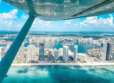 Miami Beach: South Beach Private Airplane Tour with Drinks