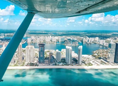 Miami Beach: South Beach Private Aeroplane Tour with Drinks