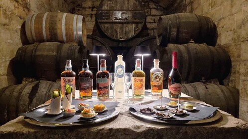 Palma: Distillery Tour with 6 Spirits and Tapas Tasting