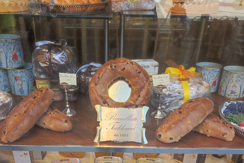 Picture 3 for Activity Lucca: Guided Food Walking Tour with Tastings