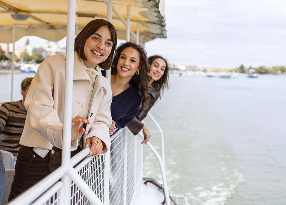 Budapest: Sightseeing Tour by Boat