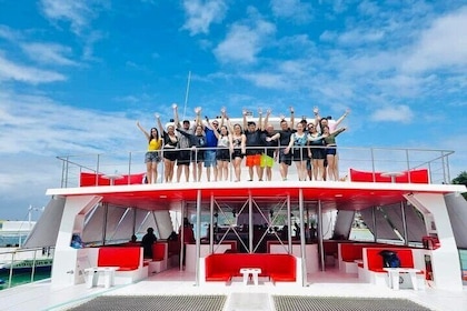 3 hours Red Whale Party Yacht in Boracay