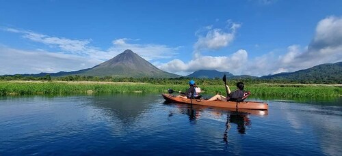 Dari La Fortuna: Perjalanan Kayak Danau Arenal dengan Transfer