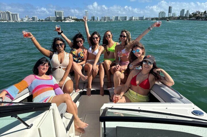 Amusing Private Boat Tour With Champagne! Fits up to 10 guests!!