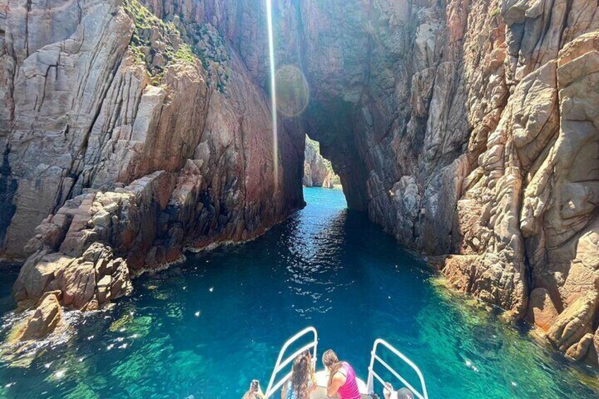 Passage of the Arch of Capo Rosso