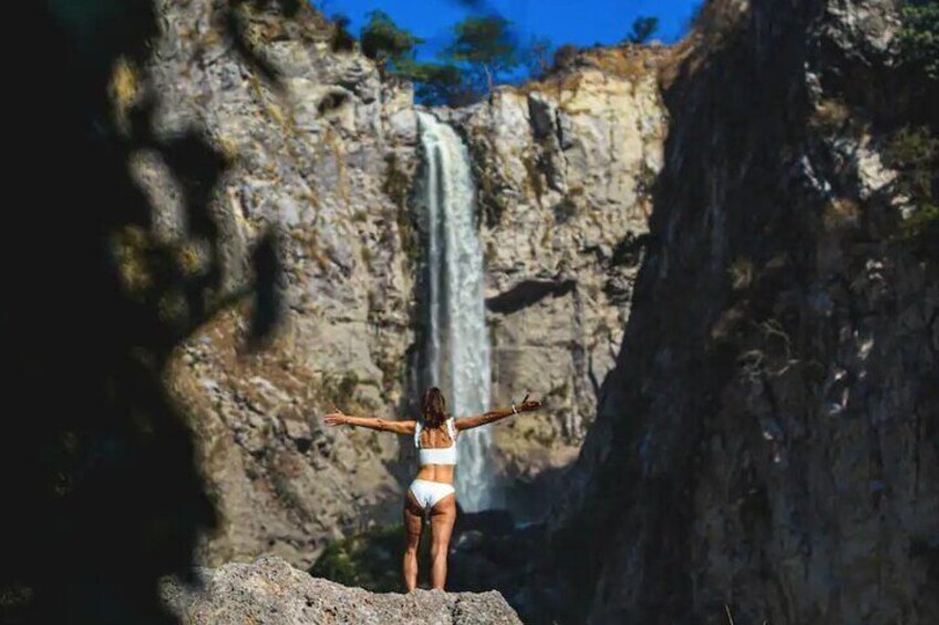 Hike and Swim in fresh springs and waterfalls in Guadalajara