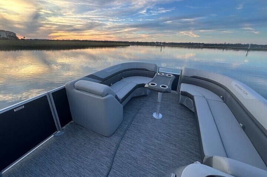 7 Hour Private Hilton Head Boat Rental 24 ft. Luxury Pontoon