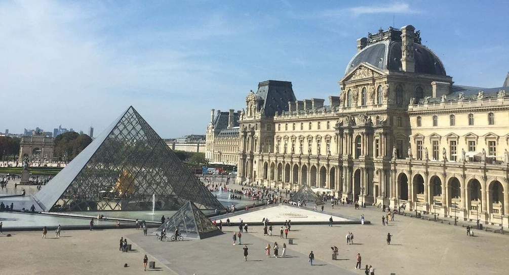 Picture 17 for Activity Paris: 2-Hour Louvre Museum Guided Tour with Reserved Access