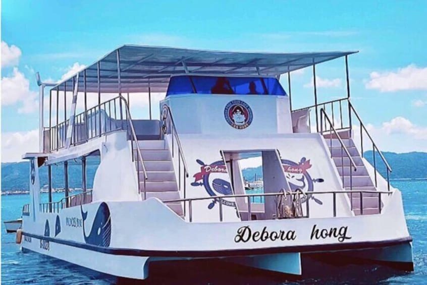 Boracay Party Yacht 2 hour tour with snorkeling