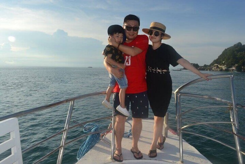 Boracay Party Yacht 2 hour tour with snorkeling