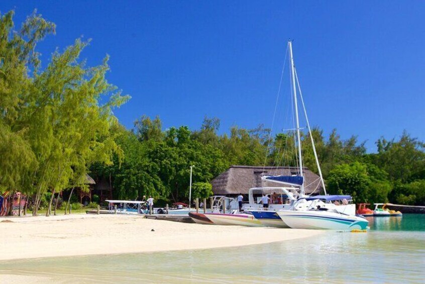 Mauritius: Full day Speedboat trip to Ile aux Cerfs & BBQ Lunch