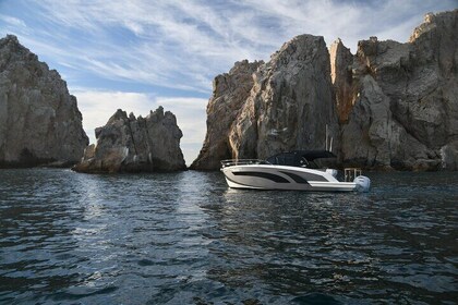 ¡Fiesta privada en un yate! ¡Este es todo sobre ti!