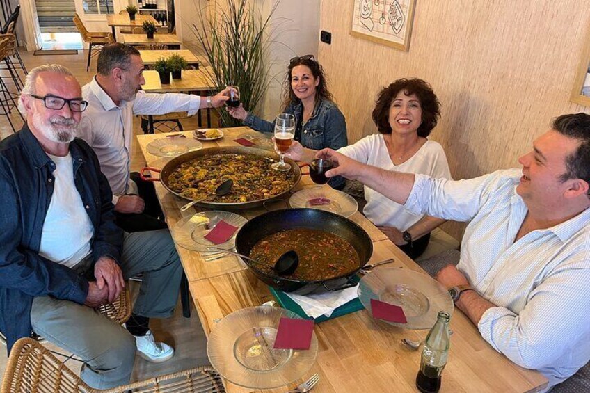 Valencian Paella Workshop with welcome drinks and tapas