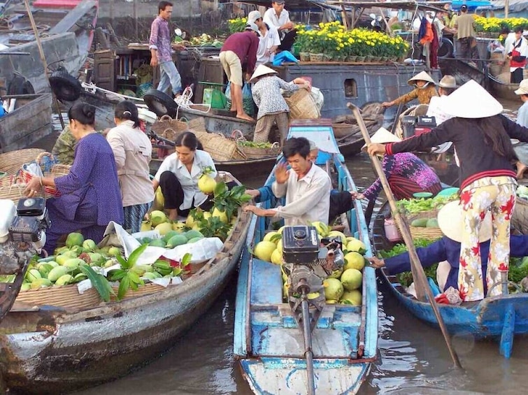 Mekong Delta Luxury Boat Experience with Local Culture and Cuisine Tour