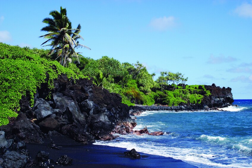 Day Trip Road to Hana Adventure Tour from Oahu to Maui