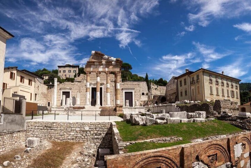 Brescia Walking Tour with Audio and Written Guide by a Local