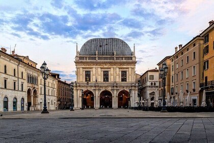 Brescia Walking Tour with Audio and Written Guide by a Local