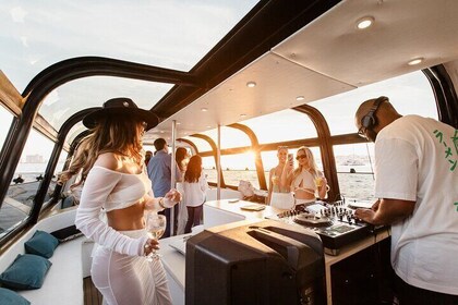 DJ Party on a Luxury Boat With Open Bar & Snacks - Sunset/Night