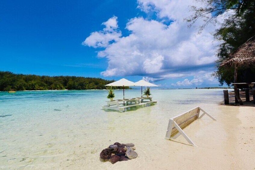 Lagoon Tour + lunch with your feet in the water on a Motu