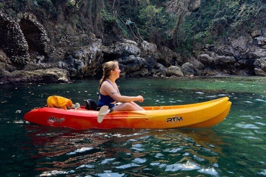 Kayak tour from Sorrento to Bagni Regina Giovanna