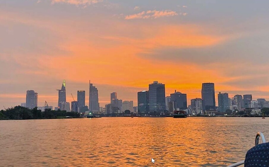 Luxury Saigon River Sunset Cruise with Cocktails and Scenic Views
